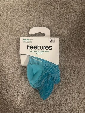 NWT feetures Light Cushion Ankle Socks - Teal Blue - Smal